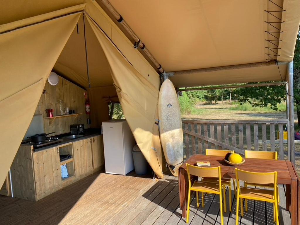 Camping La Kahute - Tente Lodge Au Coeur De La Foret كاركان المظهر الخارجي الصورة
