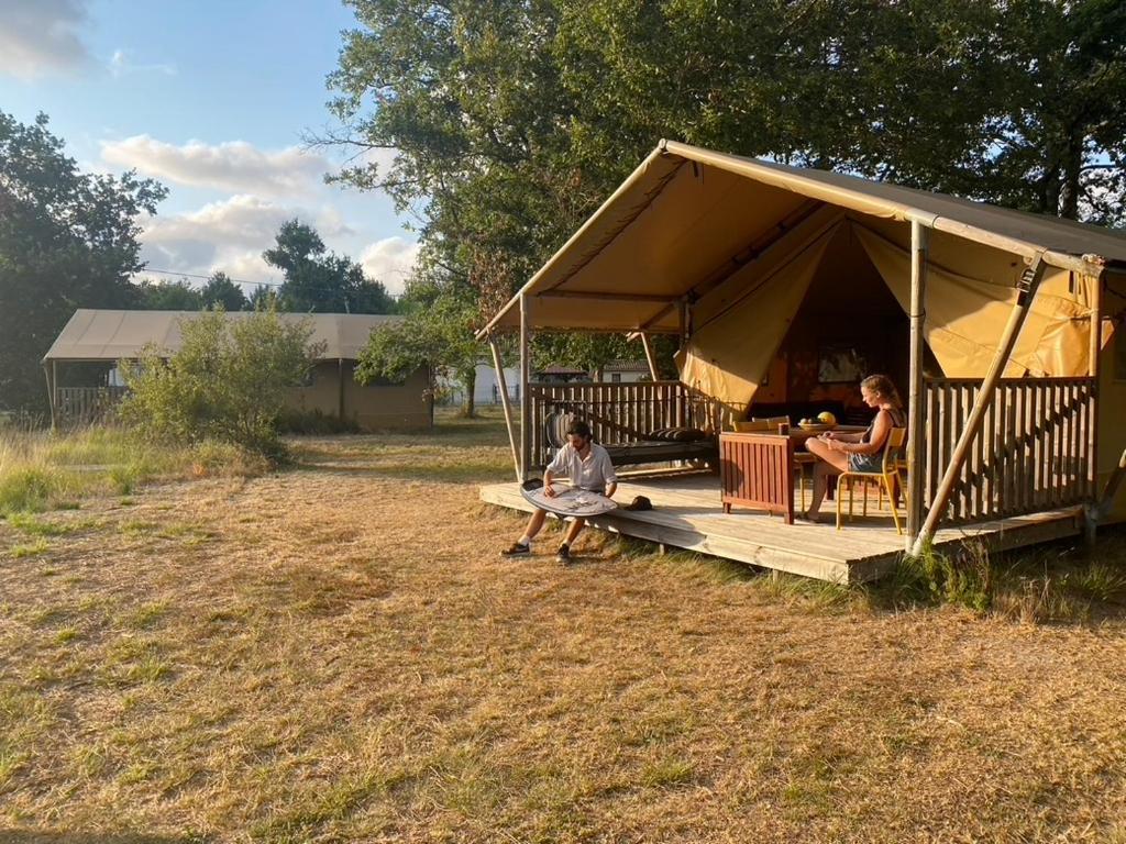 Camping La Kahute - Tente Lodge Au Coeur De La Foret كاركان المظهر الخارجي الصورة