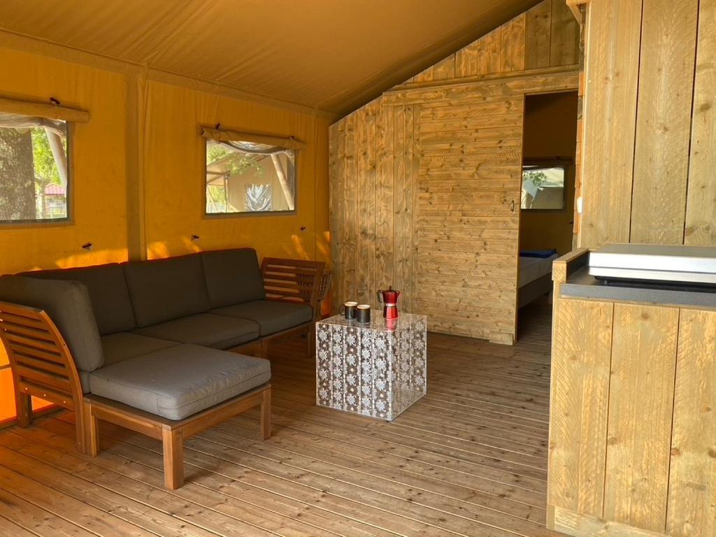 Camping La Kahute - Tente Lodge Au Coeur De La Foret كاركان المظهر الخارجي الصورة