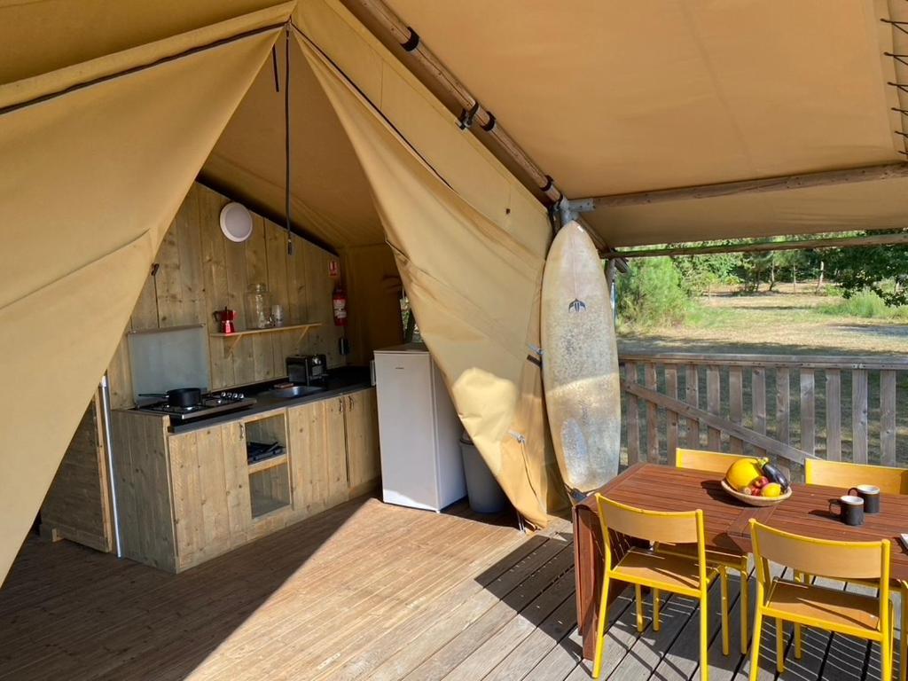 Camping La Kahute - Tente Lodge Au Coeur De La Foret كاركان المظهر الخارجي الصورة