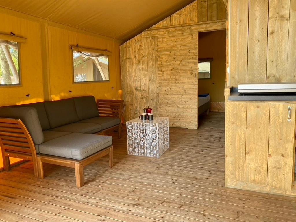 Camping La Kahute - Tente Lodge Au Coeur De La Foret كاركان المظهر الخارجي الصورة