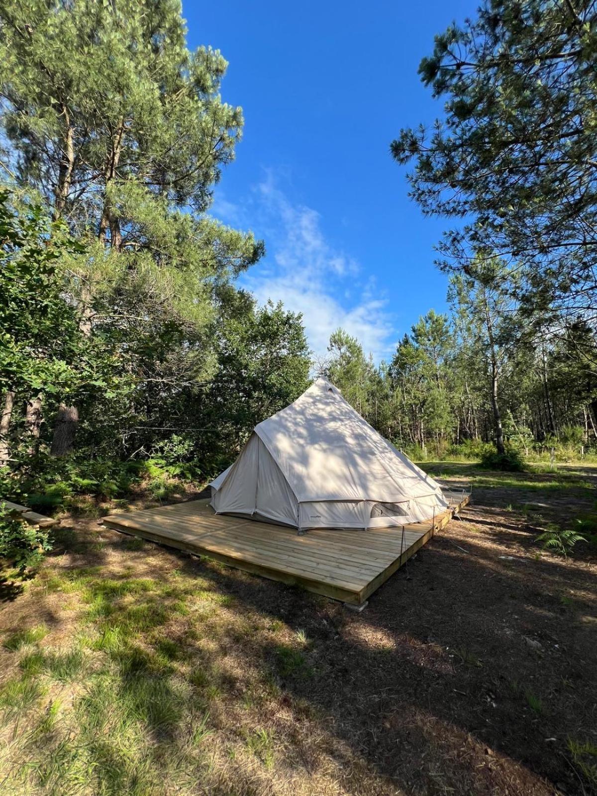 Camping La Kahute - Tente Lodge Au Coeur De La Foret كاركان المظهر الخارجي الصورة